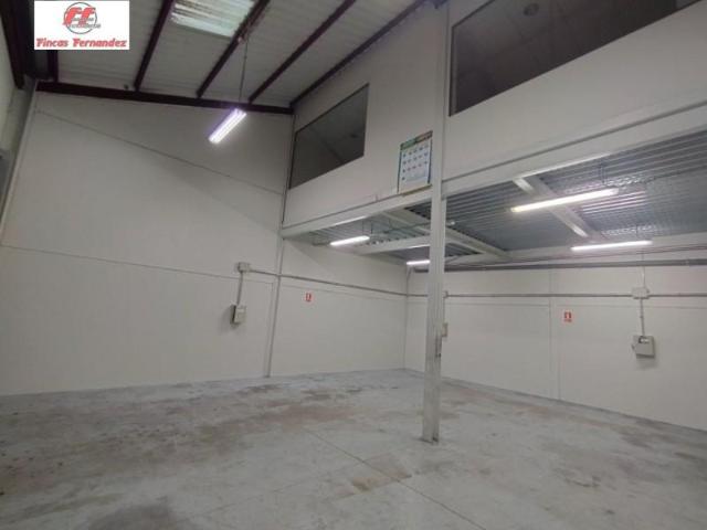 Nave en alquiler en Velilla De San Antonio