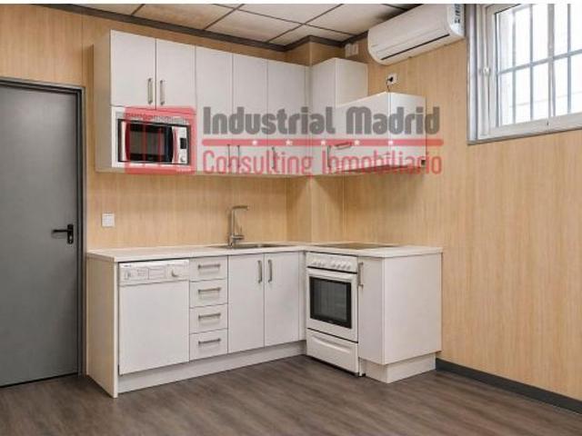 Nave en venta en Loeches, Madrid