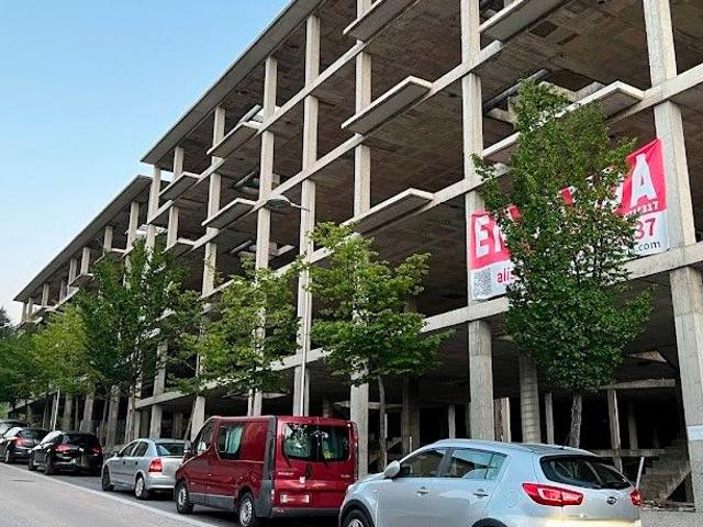 Nave en venta en Olot, les Tries