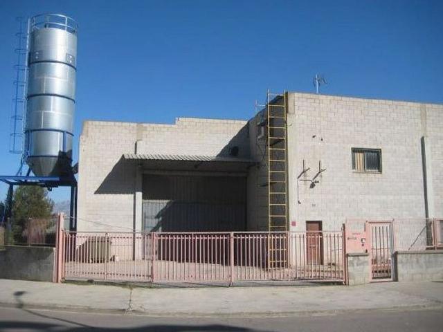 Nave en venta en Castellví De Rosanes