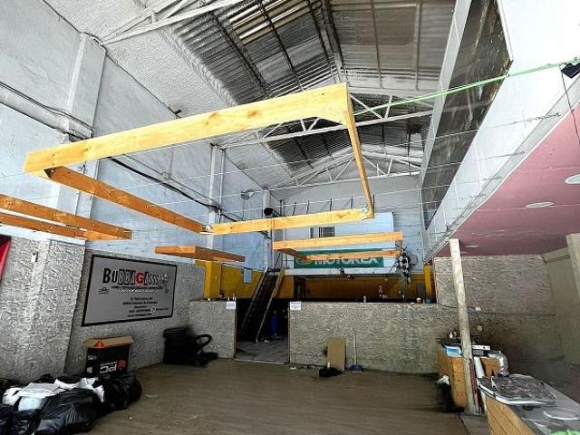 Nave en venta en Cornellà De Llobregat, Almeda