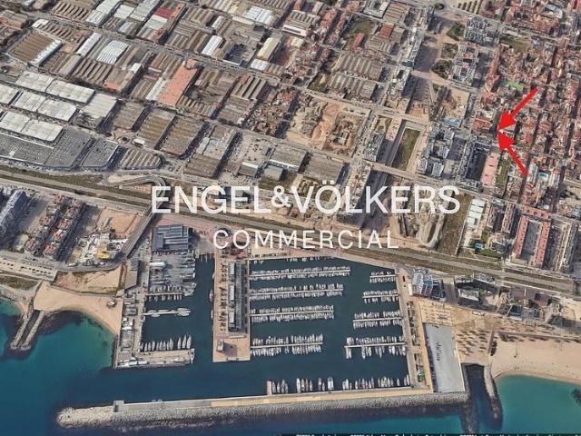 Nave en venta en Districte 5, Barcelonès