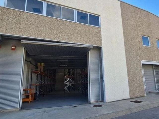 Nave en venta en Abrera
