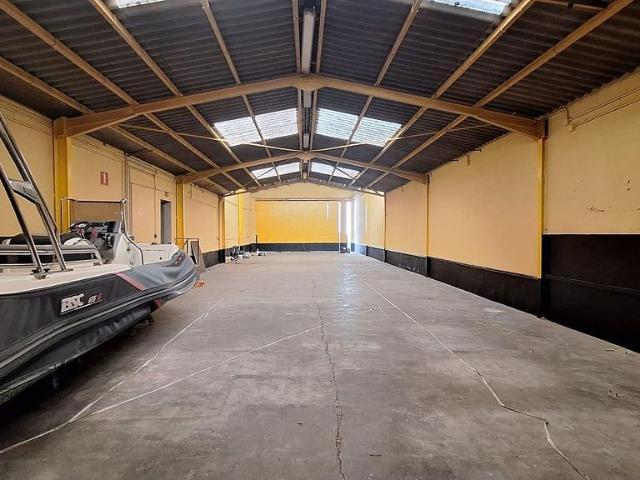 Nave en venta en Bellvei
