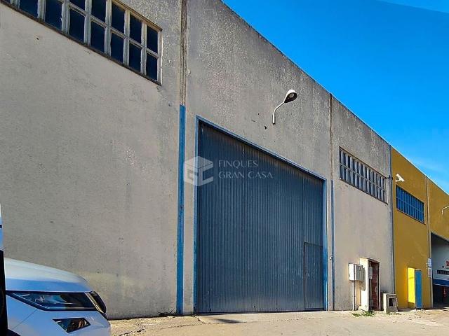 Nave en venta en Canovelles