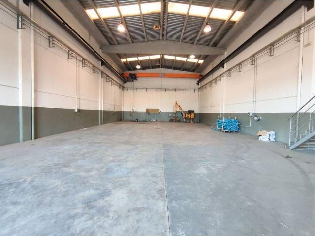 Nave en venta en Cardona
