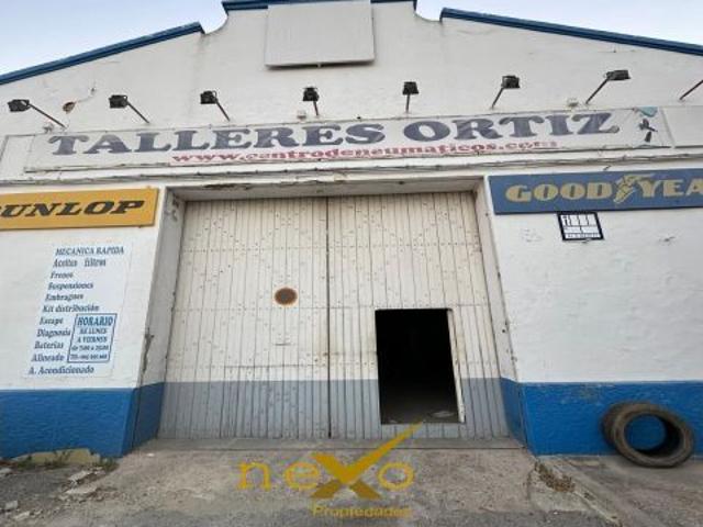 Nave en venta en Carmona, Andalucía
