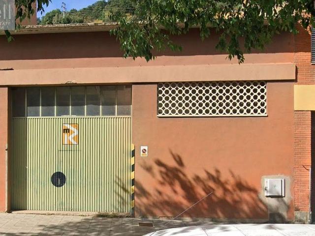 Nave en venta en Olot