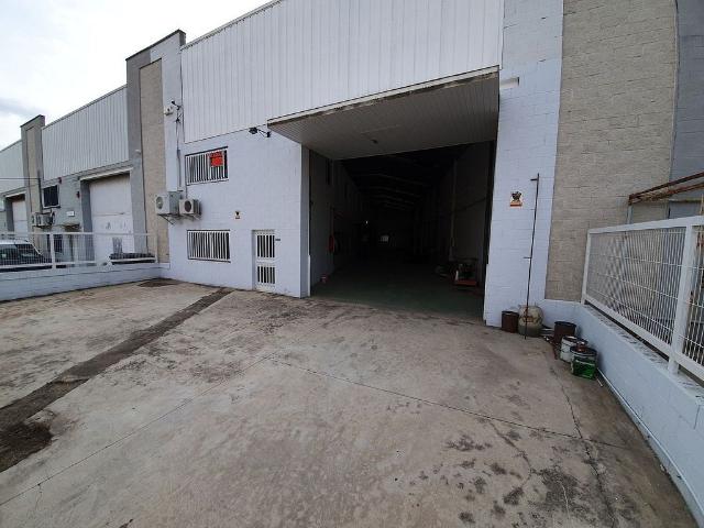 Nave en venta en Rubí
