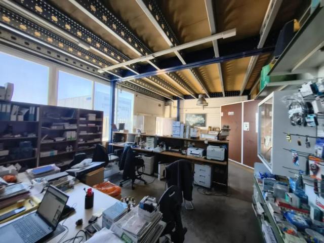 Nave en venta en Salteras, Andalucía