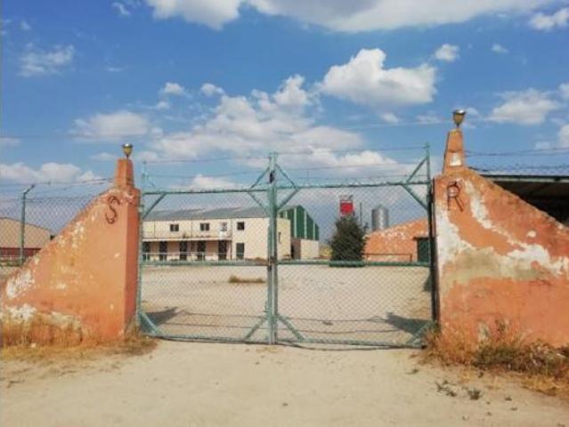 Nave en venta en Alcazarén, Valladolid