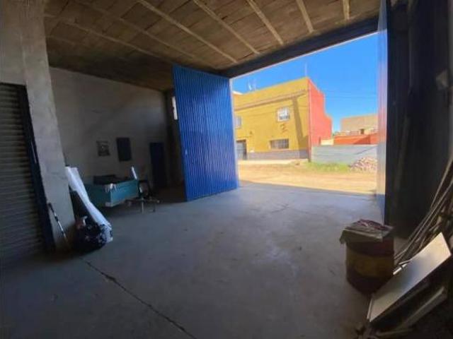 Nave en venta en Barrio del Tulio, Badajoz
