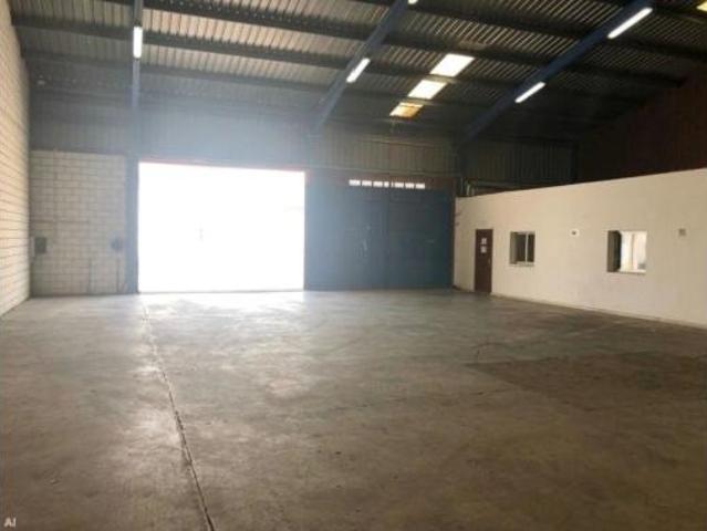 Nave en venta en Polígono Industrial Las Capellanías, Cáceres