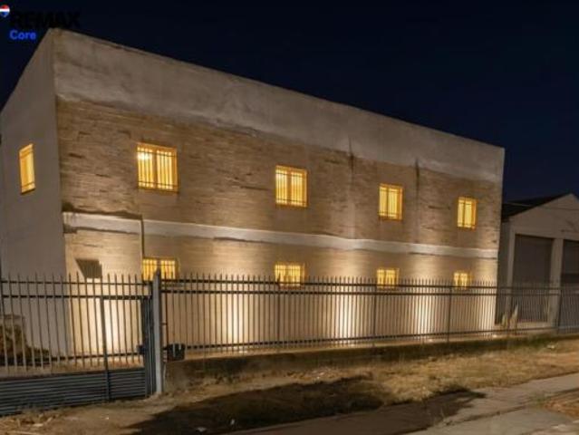 Nave en venta en Polígono Industrial Las Capellanías, Cáceres