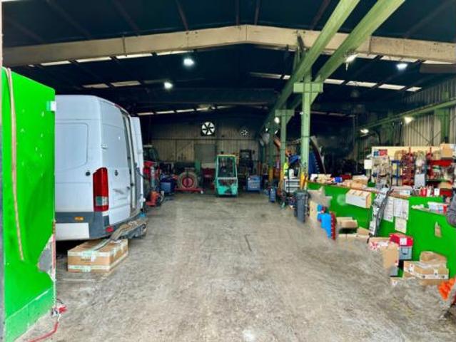 Nave en venta en Pomaluengo, Castañeda