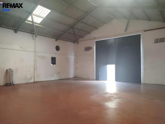 Nave en venta en Esparragalejo, Badajoz