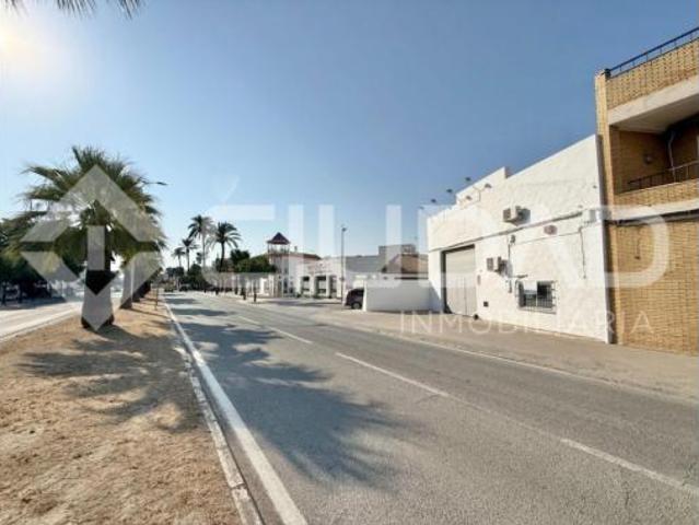 Nave en venta en Lebrija, Sevilla