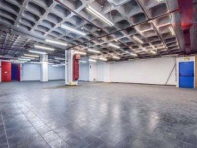 Nave en venta en Valdefuentes, Madrid