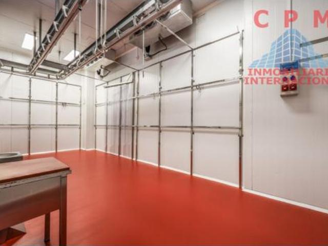 Nave en venta en Valdefuentes, Madrid