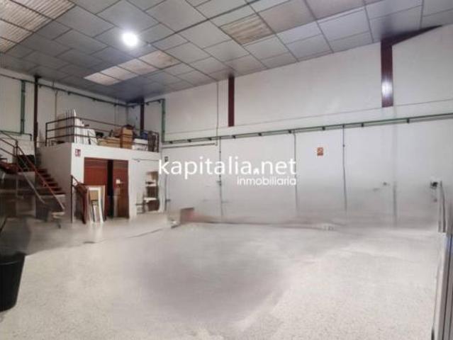 Nave en venta en Ontinyent, València / Valencia