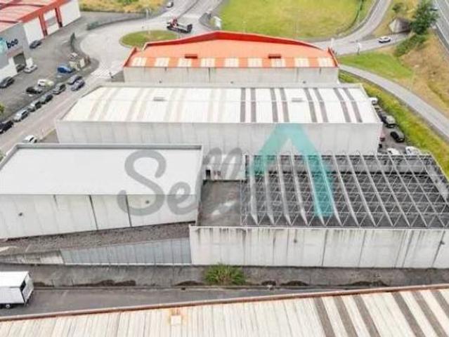 Nave en venta en El Llugarón, Oviedo