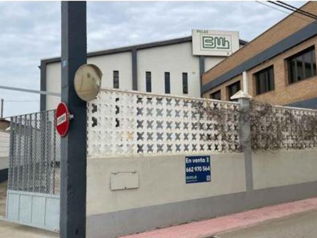 Nave en venta en Poleñino, Huesca