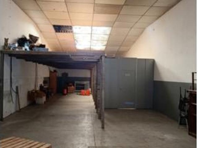 Nave en venta en Gràcia, Sabadell