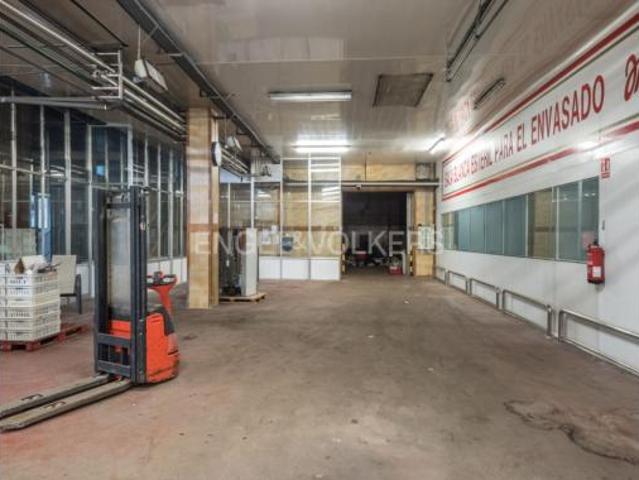 Nave en venta en Gràcia, Sabadell