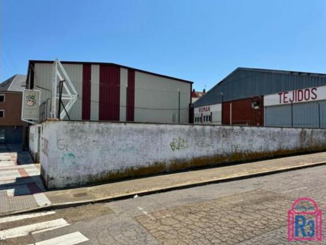 Nave en venta en Navatejera, Villaquilambre