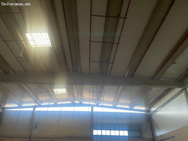 Nave en venta en Los Remedios, Sevilla