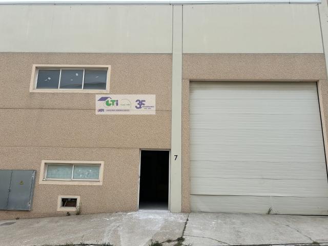 Local Comercial en alquiler en Urbanización Amelia, Zaragoza