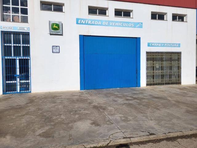 Nave en venta en Azuaga