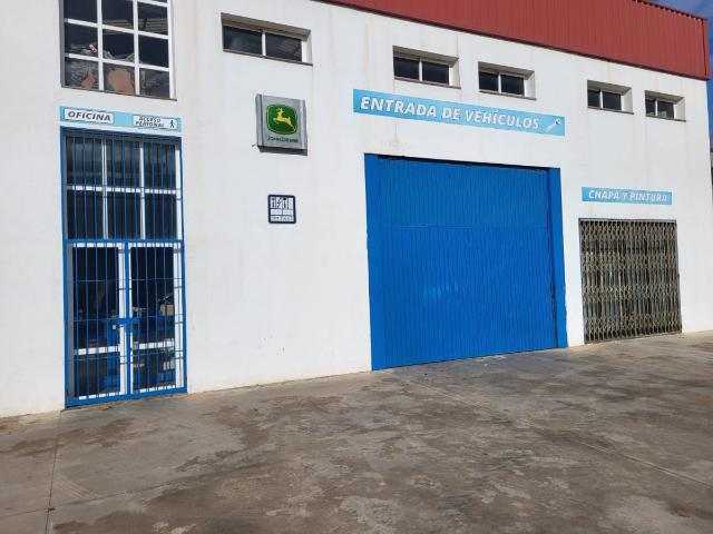 Nave en venta en Azuaga, Extremadura