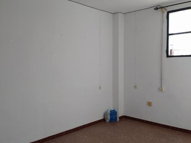 Nave en venta en Lora Del Río, Andalucía