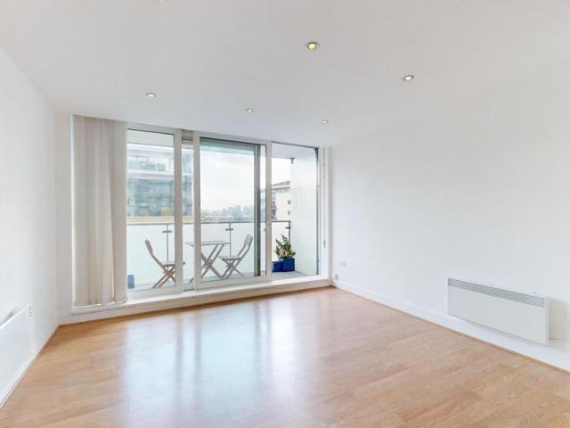 Apartment for rent in London Borough of Newham, Greater London