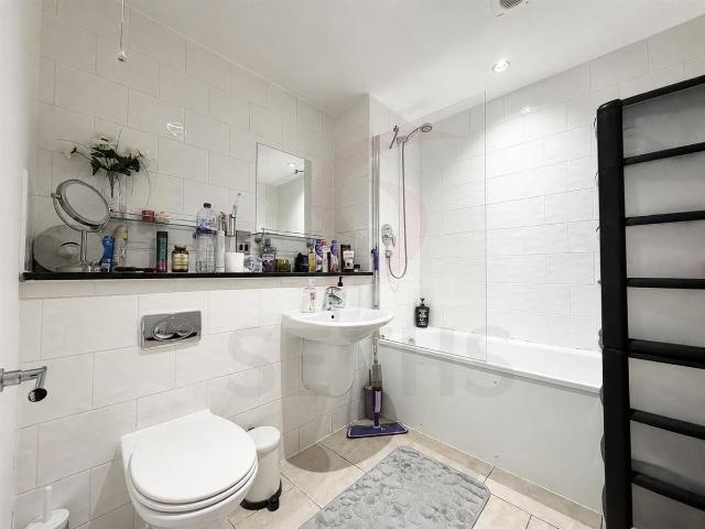 Apartment for rent in St Matthew's, Old Wharf
