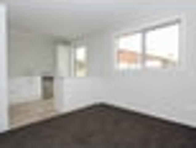 Townhouse for rent in Crawshaw, Hamilton City