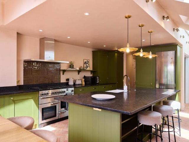House for rent in London Borough of Southwark, Greater London