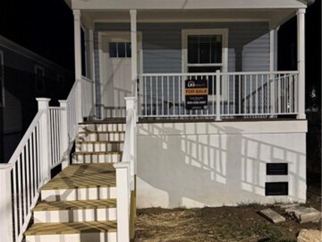 House for sale in Charleston, West Virginia