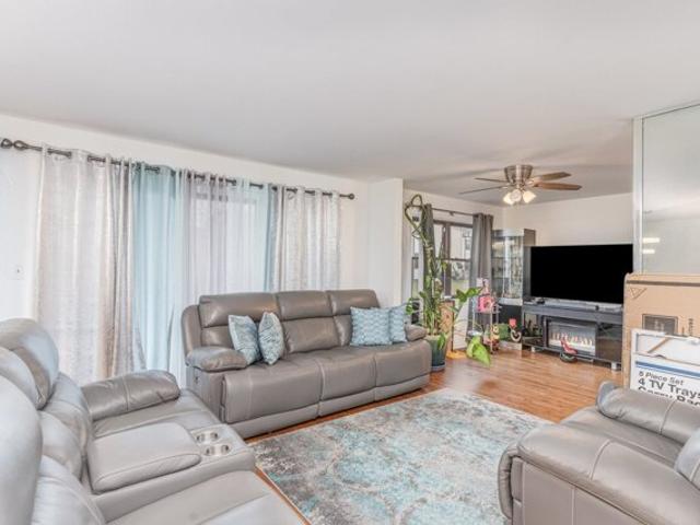 Condo for sale in Country Club Hills, Illinois