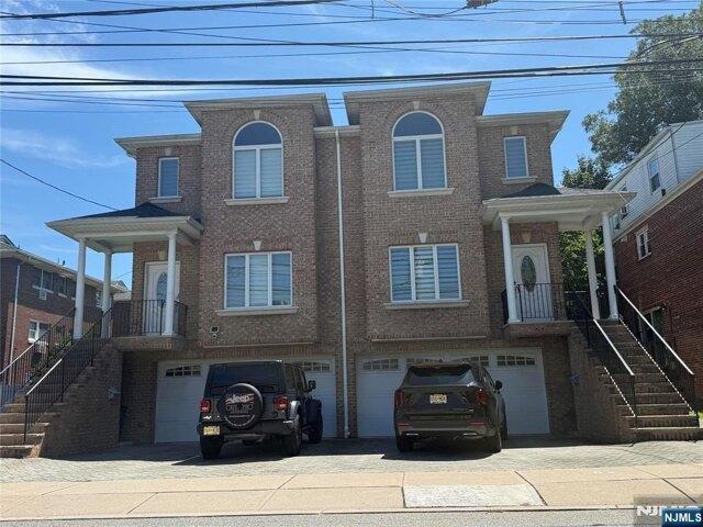 Condo for sale in Palisades Park, New Jersey