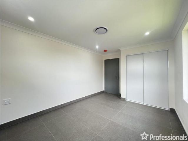 Townhouse for rent in Smithfield, Sydney