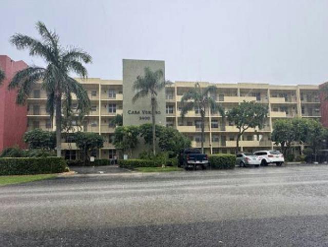 Condo for sale in Pinehurst Village, Pompano Beach