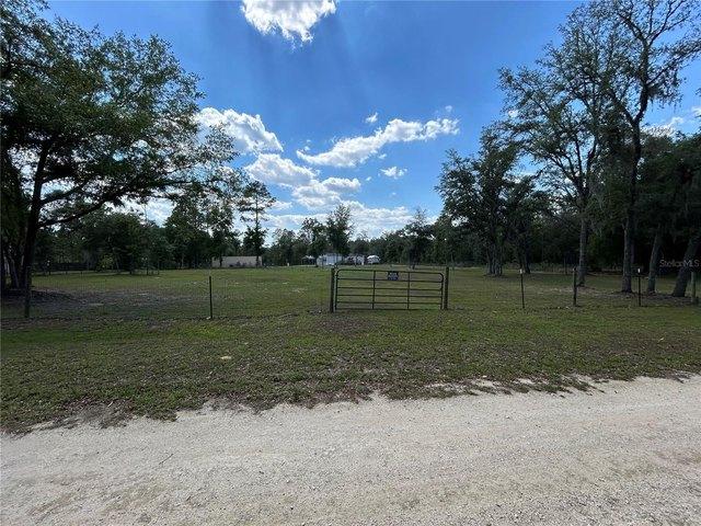 Land for sale in Morriston, Florida