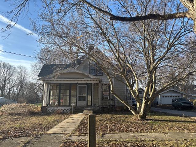 House for sale in De Land, Illinois
