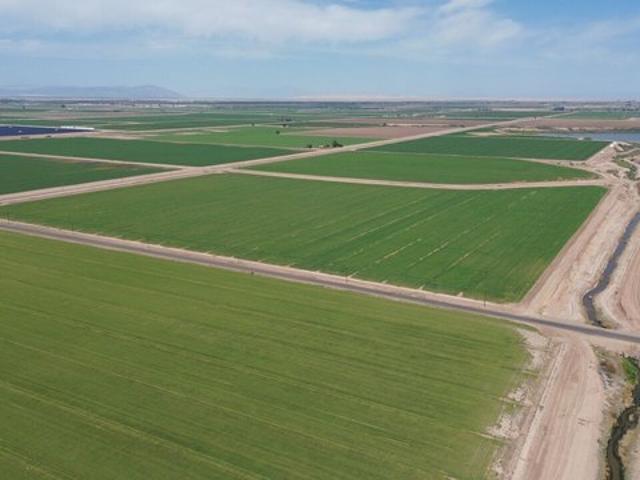 Land for sale in Seeley, California
