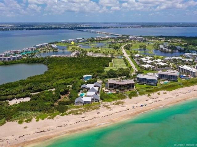 Condo for sale in Stuart