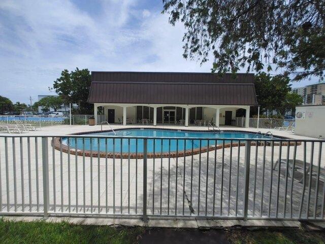 Condo for sale in Dania