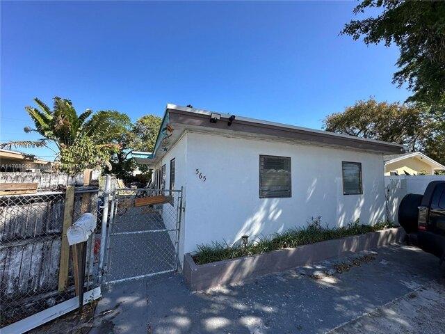 House for sale in Oakland Park House for sale in Oakland Park