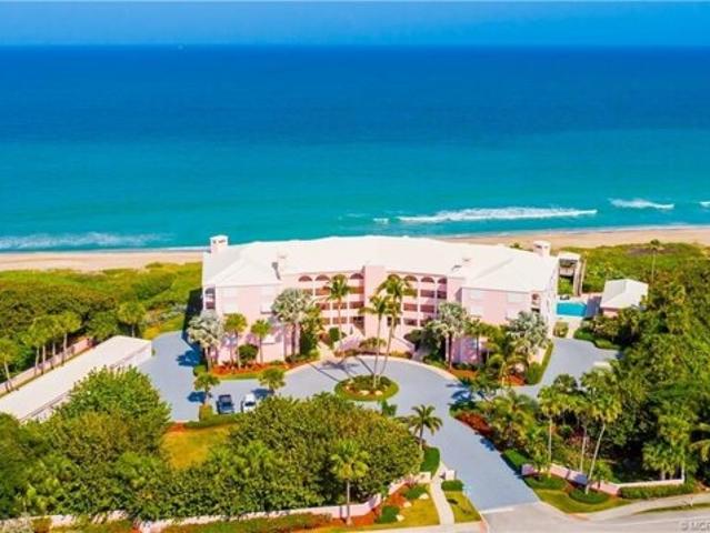 Condo for sale in Stuart